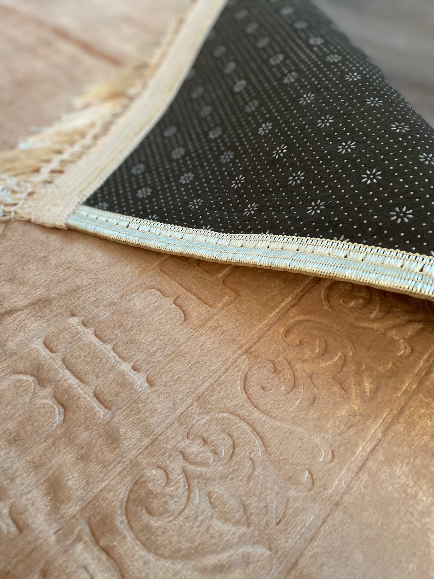 Luxe Prayer Rug - Golden Beige